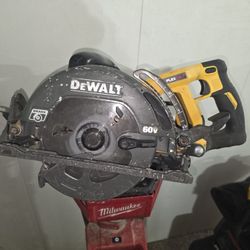 DEWALT 7  1/4 WORM SAW TOOL ONLY $150 
