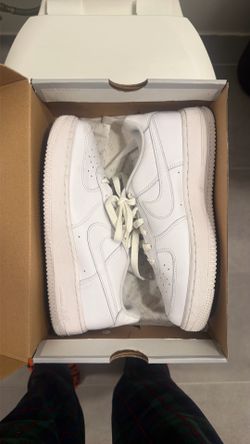 Grade School - Size 7 - AF1