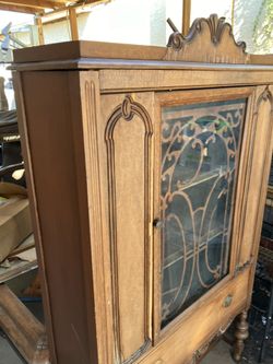 Beautiful Wood Hutch