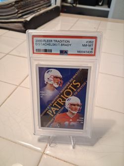 2000 Fleer Tradition Tom Brady RC PSA 8