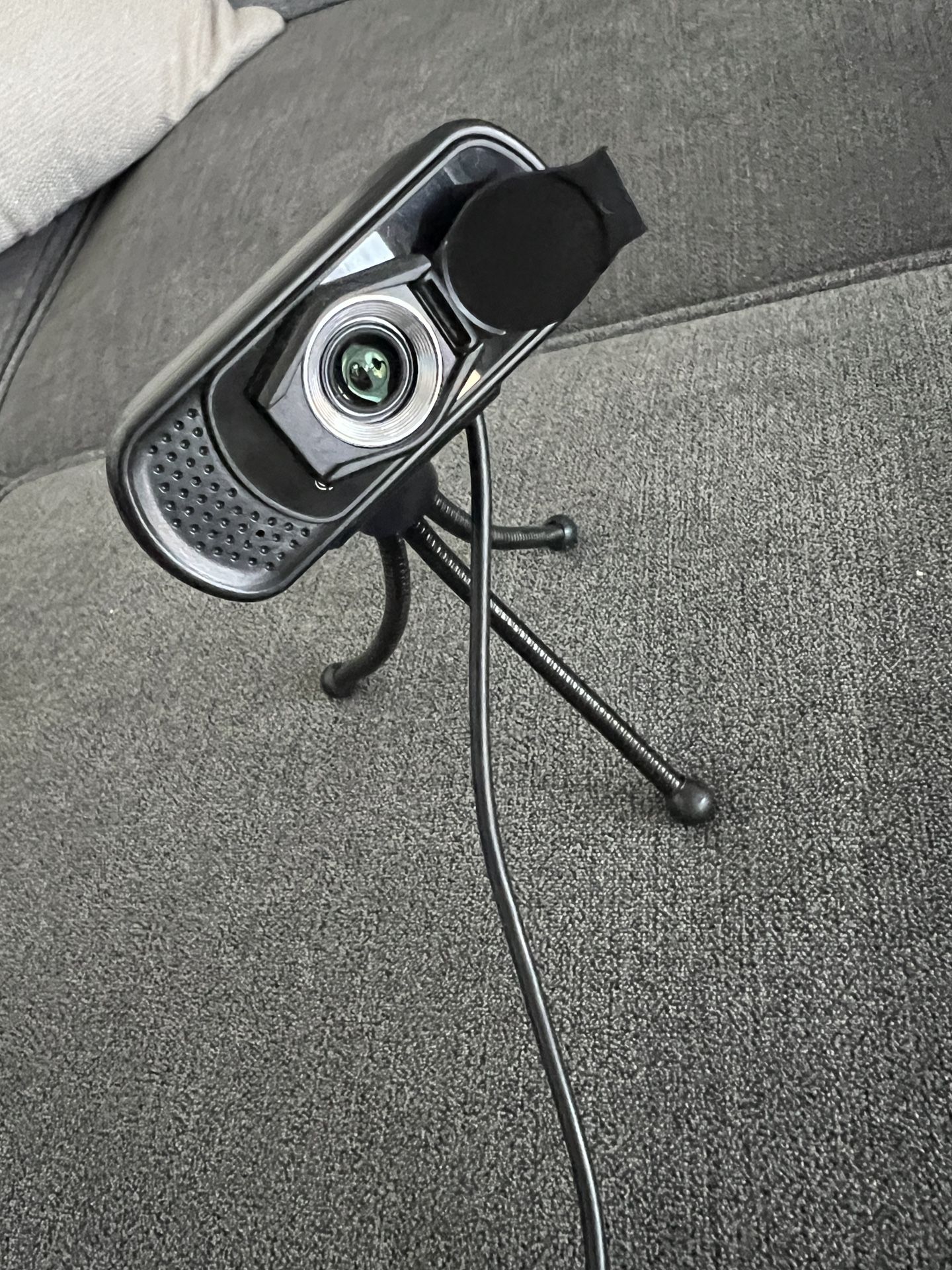USB Web Camera with Built-in Microphone