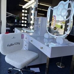 Hello Kitty Vanity W/ Mirror And Chair 