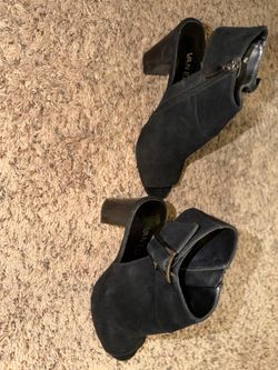 Open toe heeled sandals size 7