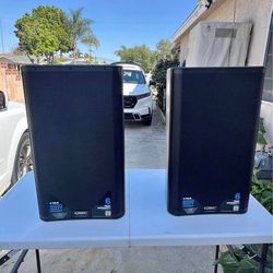 Qsc K12.2 Speakers With Cover Case 