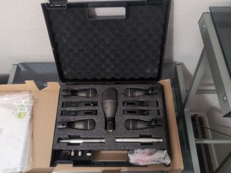 Drum mic with stand and cables