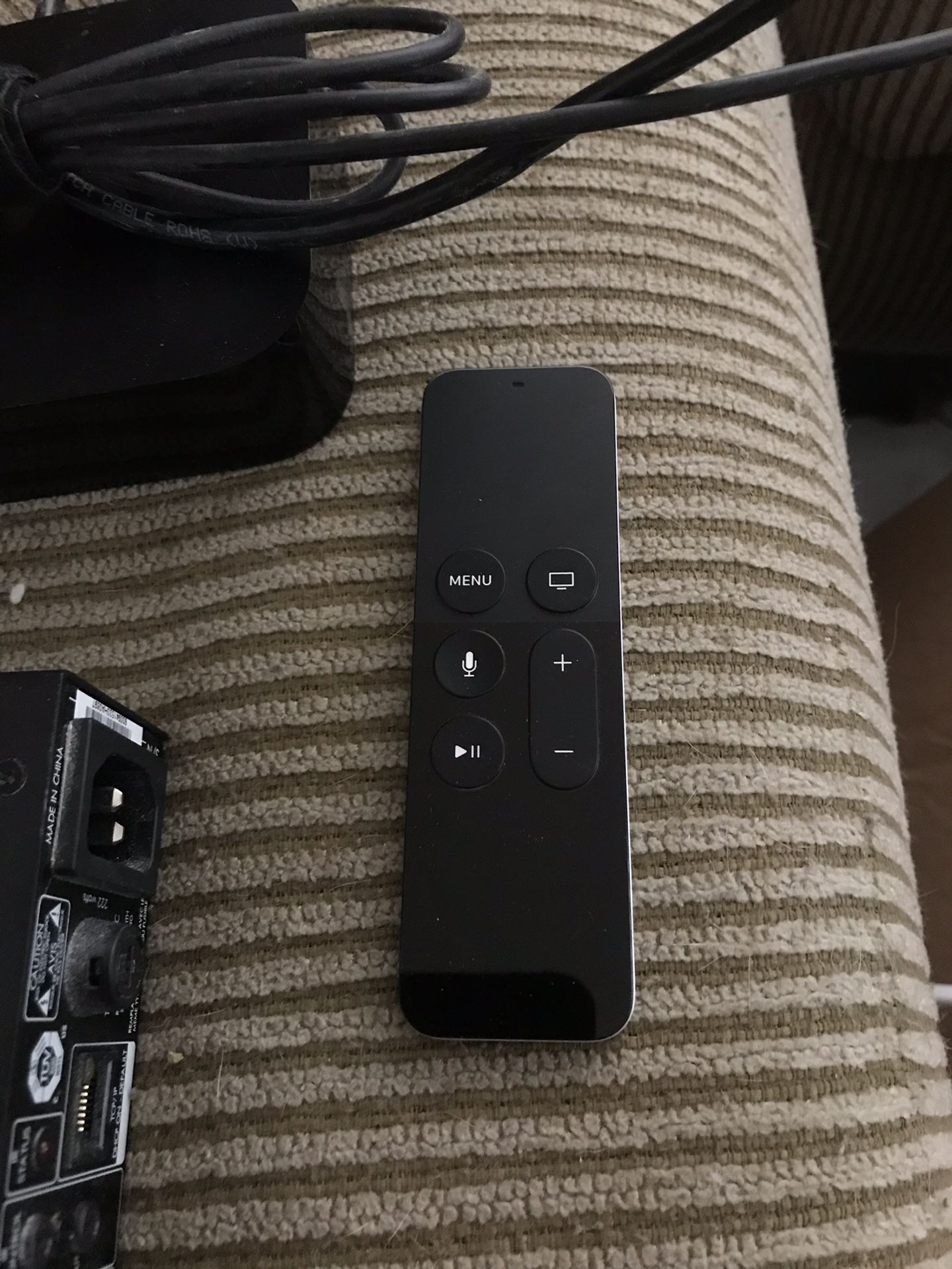 Apple TV a1625 (4th Gen) with remote