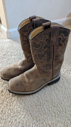 Big kid size 2 brown cowboy boots