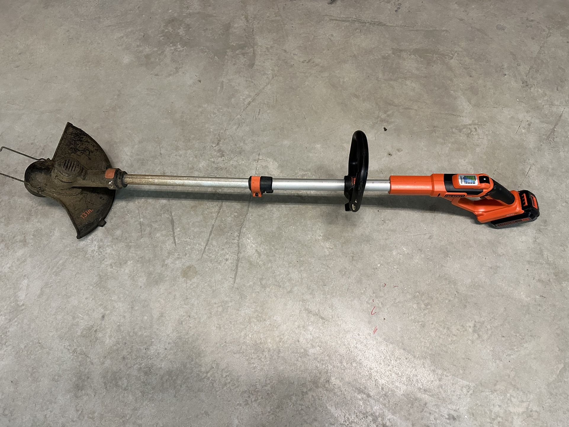 Black & Decker 40V Max 13” Cordless String Trimmer Edger with 40 Volt Battery