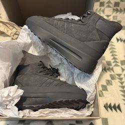 adidas FEAR OF GOD ATHLETICS LOS ANGELES HKR CARBON/CARBON/CARBON