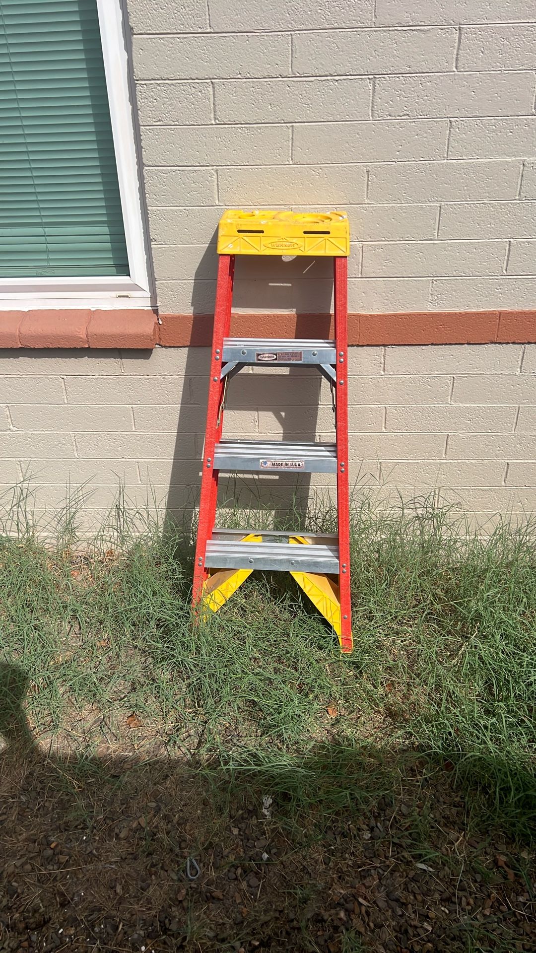 4 ft. Fiberglass Step Ladder