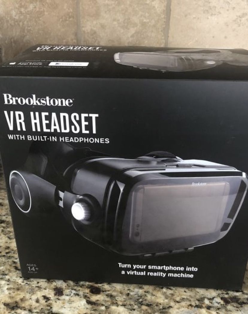 * New - VR headset with built-in headphones