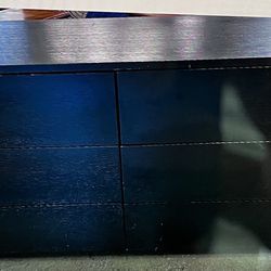 W 5f x 27” x D 20”  6 drawer Dark gray dresser , real wood , beautiful design.