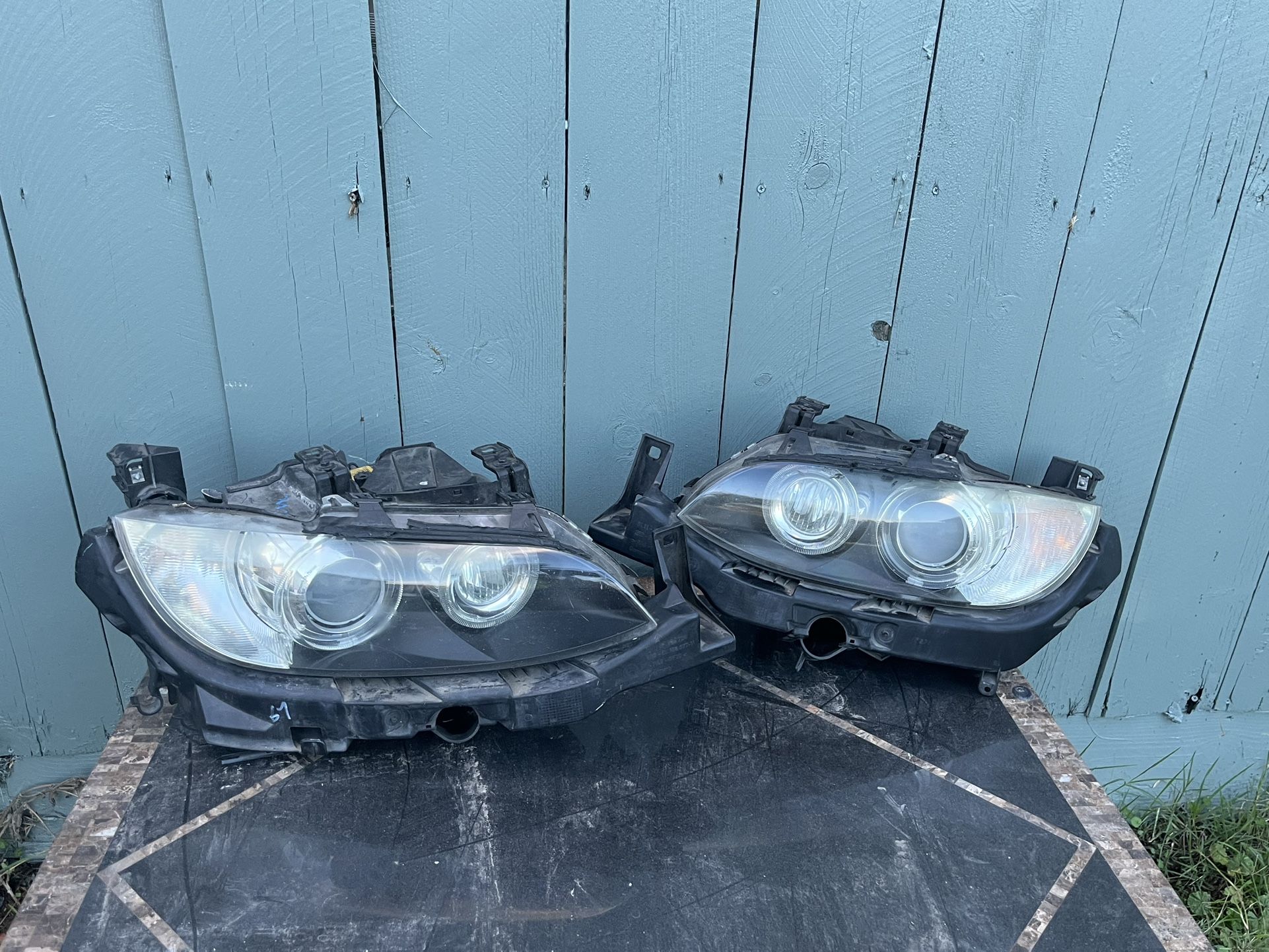 09 BMW 328i 330i Coupe driver & Passenger Headlight Assembly