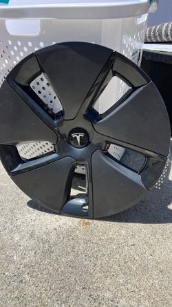 Tesla wheel cover (4)