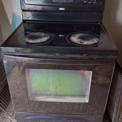 Stove And Refrigerator 