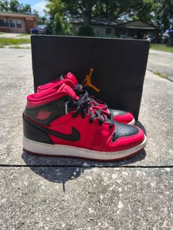 Size 7 Youth- Air Jordan 1 Mid Reverse Bred