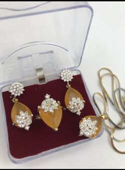 Beautiful quality necklace earrings ring set new