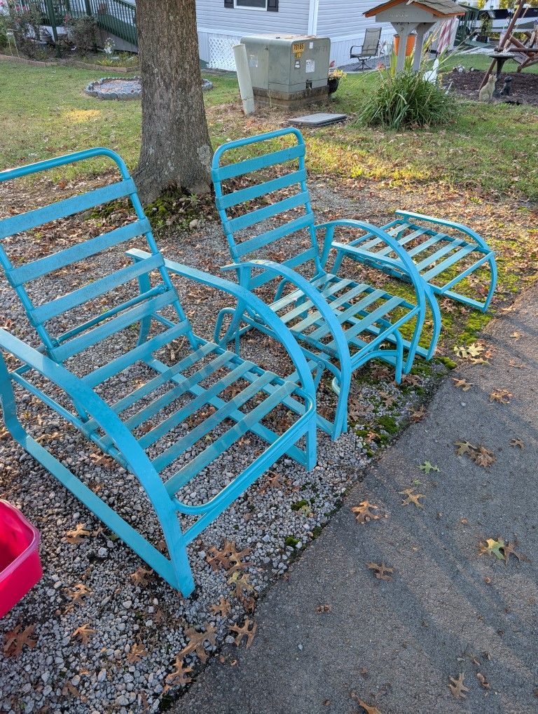 PATIO TYPE CHAIRS!!!! FREE!!!!!