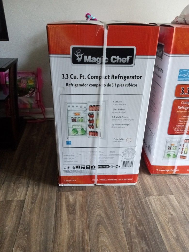 3.3 Cu.Ft Compact Fridge.