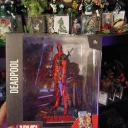 Mcfarlane Marvel Deadpool Statue