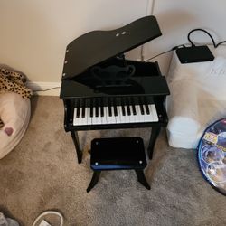 TODDLER BABY GRAND PIANO W SEAT