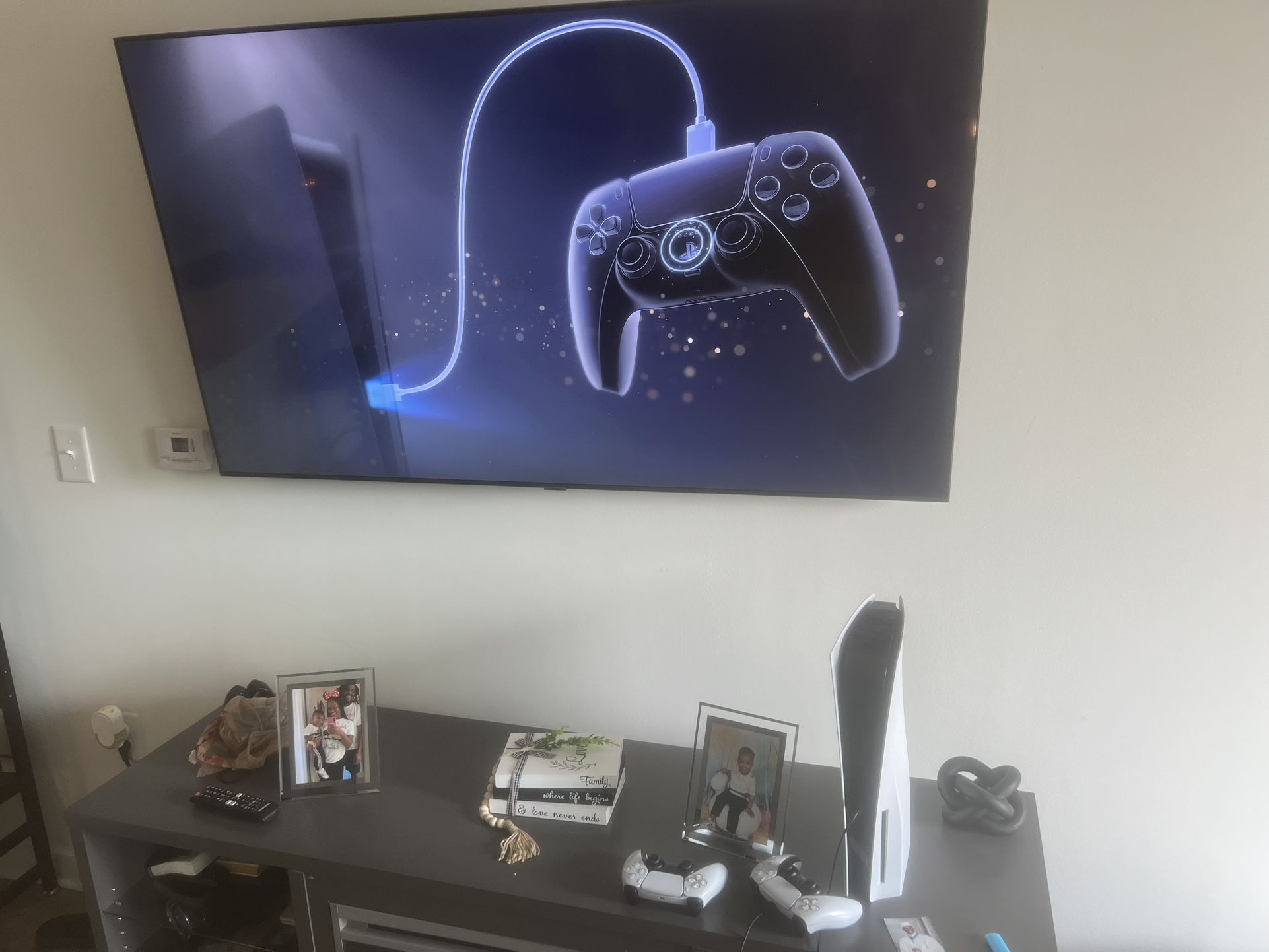 Ps5 W/ One Controller