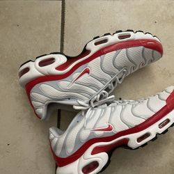 University Red Air max 