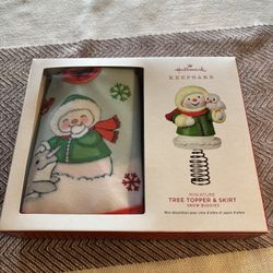 Hallmark Miniature Snow Buddies Tree Topper and Tree Skirt Set 2022 