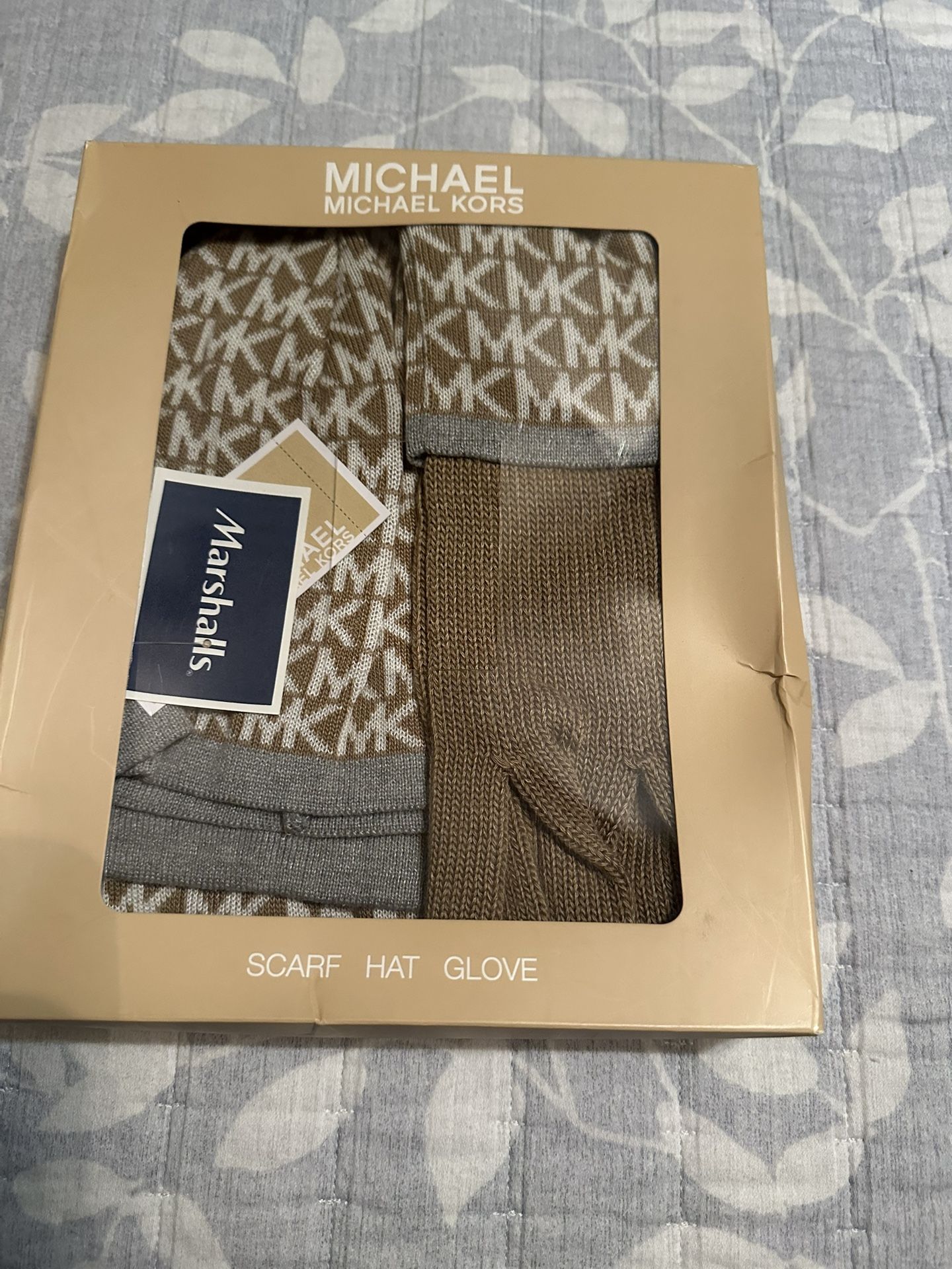 Michael Kors Hat, Scarf, Glove Set