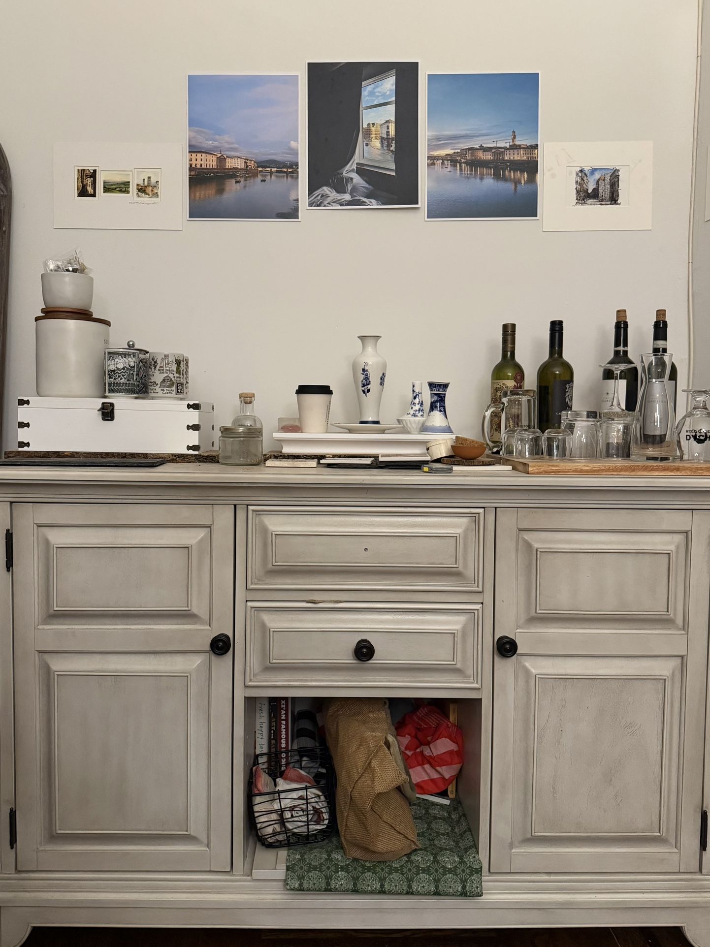 Beautiful Wood Sidebar: can be to host/entertain, as coffee station & wine bar,