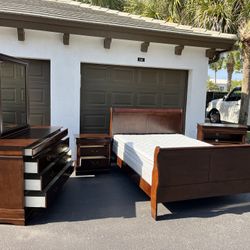 BEAUTIFUL SET QUEEN W BOX + MATTRESS / DRESSER W MIRROR / TV STAND & NIGHTSTAND - BY HOME MERIDIAN - SOLID WOOD - EXCELLENT CONDITION - Delivery Avail