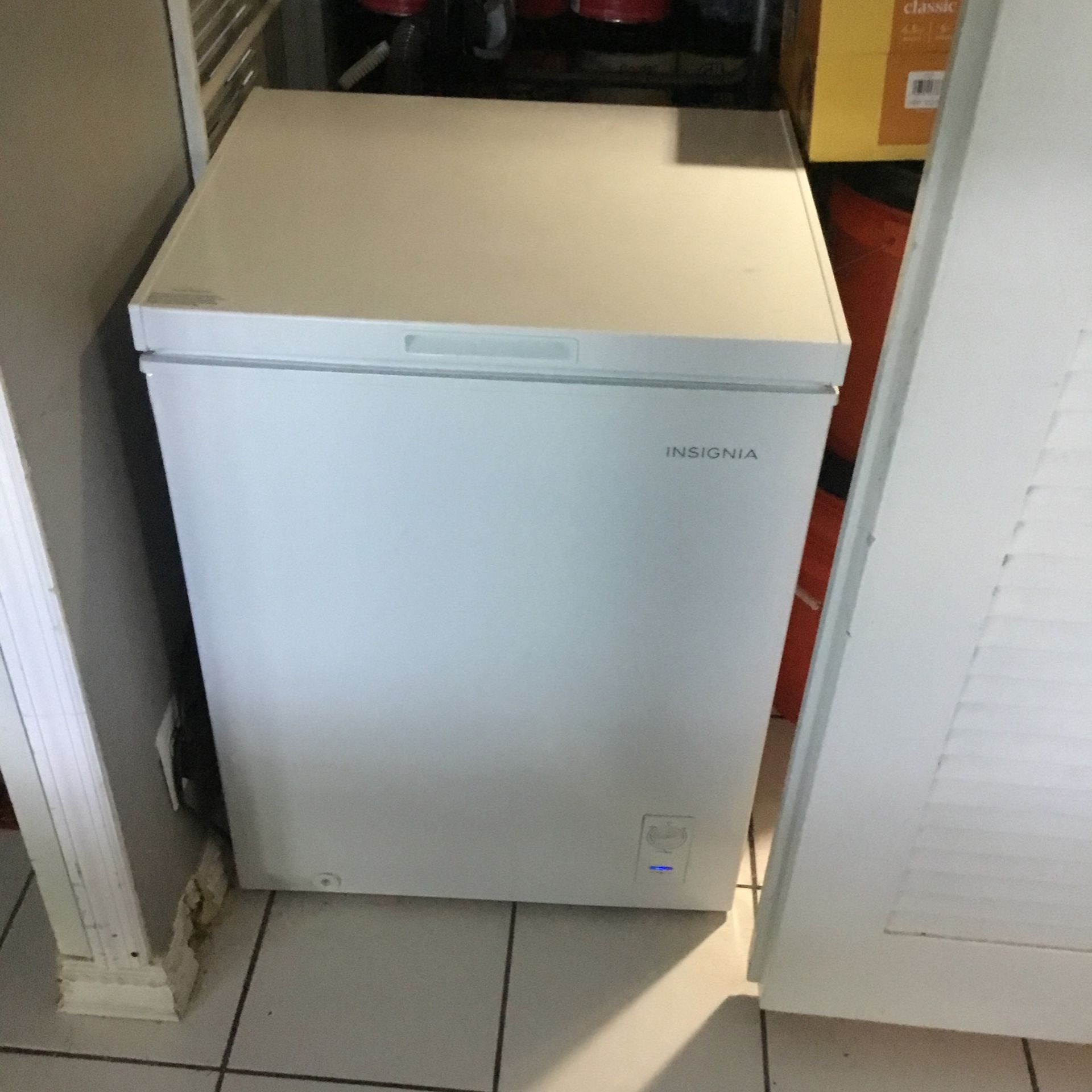 Insignia 7 Cu.ft. If You Previously Inquired About My Chest Please Contact Me Again I’m Home Now Garage Ready Chest Freezer White Front Standard