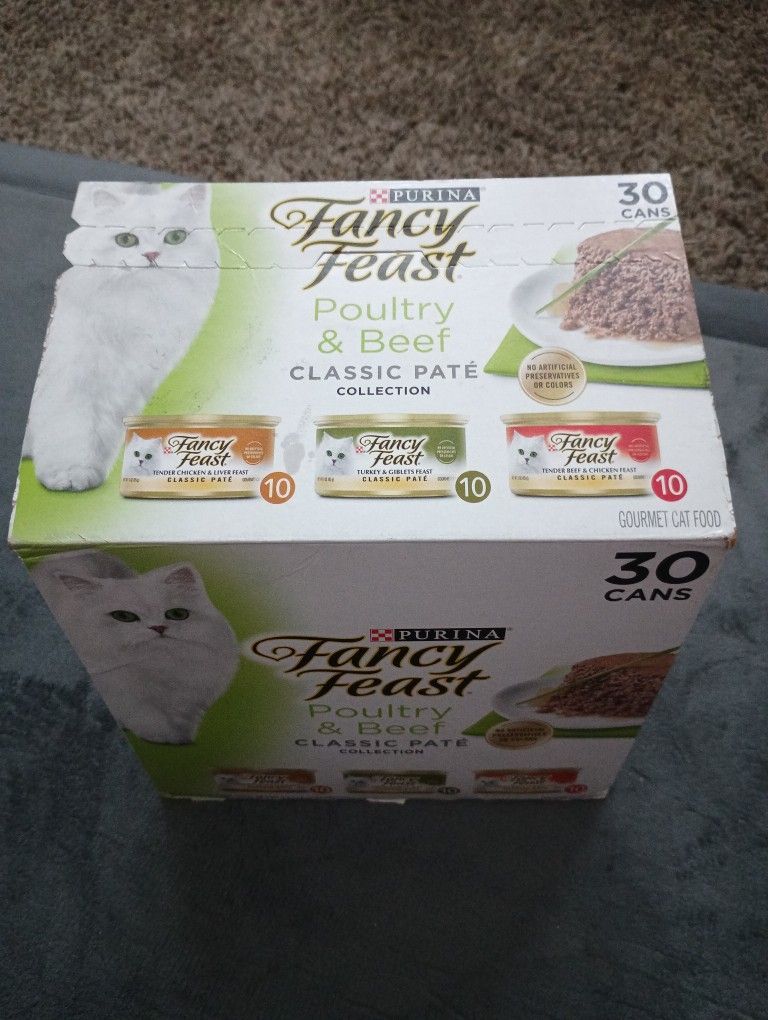 28 Ct. Fancy Feast Kitty Food.