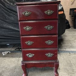 File Cabinet / Cajonera 