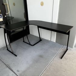 New In Box 58x44x30 Inch Tall L Shape Gaming Corner Desk Black Office Computer Table