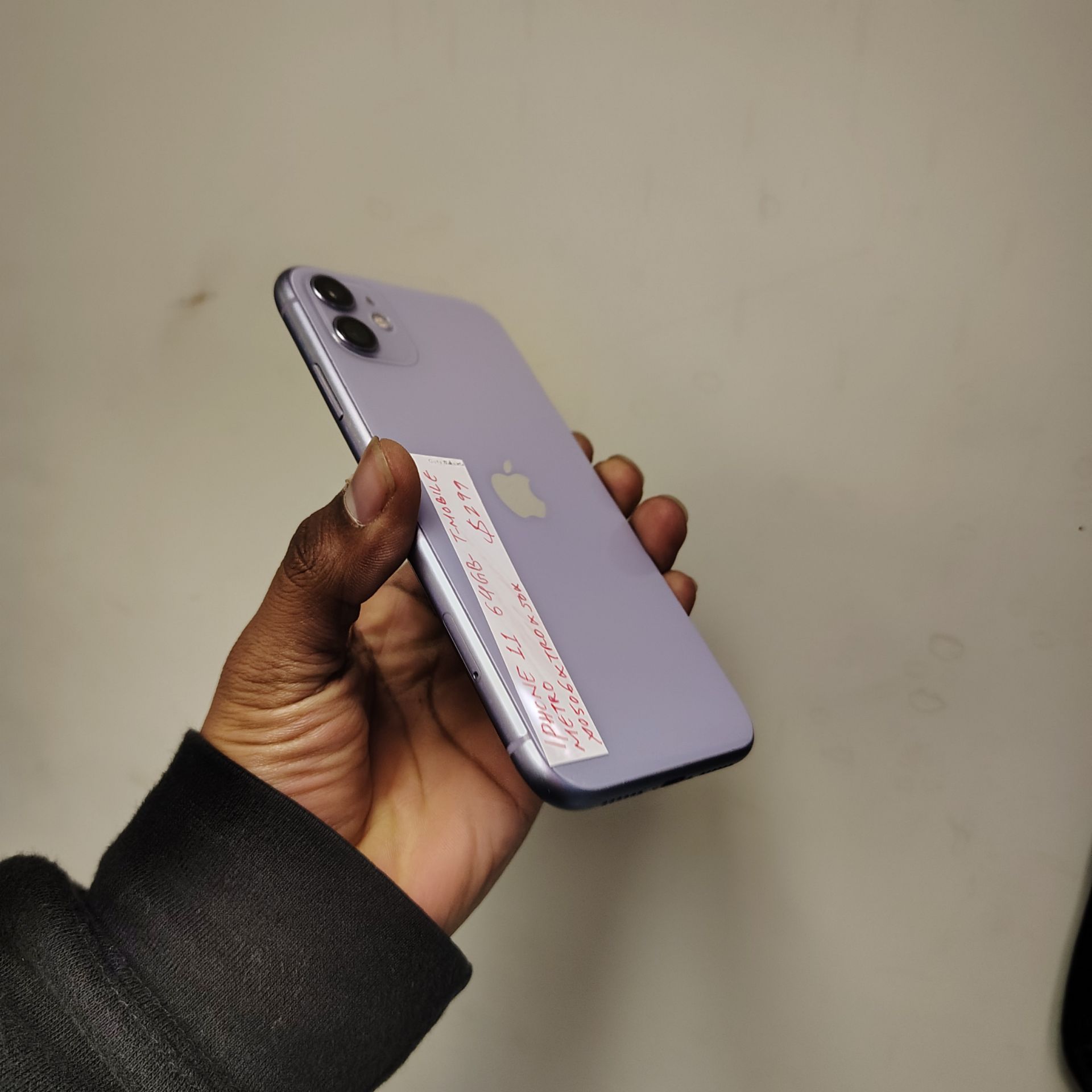 iPhone 11 de 64 GB T-Mobile Metro— Oferta especial en efectivo: $169