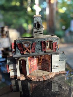 Hallmark Keepsake MANSION on RAVENWOOD LANE Haunted House, 7 Halloween ORNAMENTS