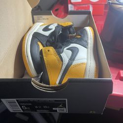 Nike Jordan 1s Size 5c