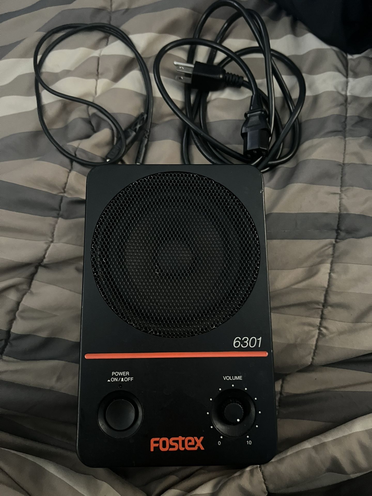 Fostex 6301NE Powered Active Monitor (Single), Electronically Balanced