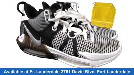 Nike Dm1123-100 Gray