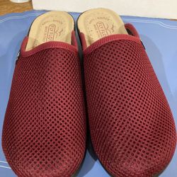 New Womans Fly Flot Mesh Microfiber Burgundy Slides/Slippers Size 38