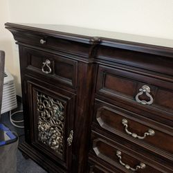 Beautiful Solid Wood Credenza Buffet Sideboard Table