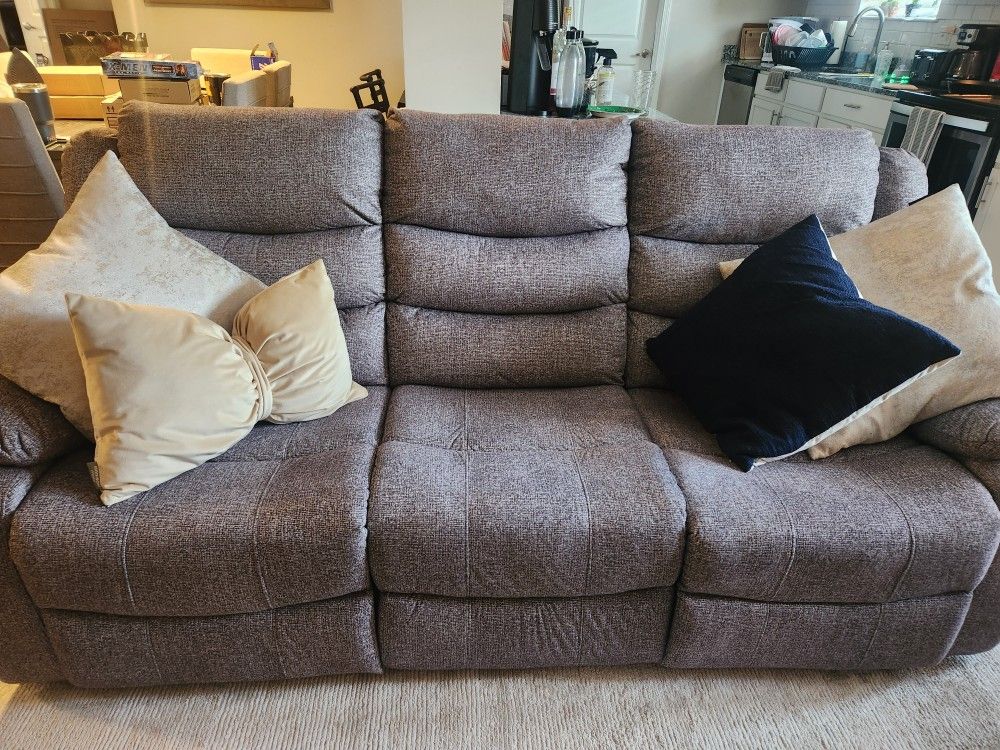🛋️ Soft Grey 3-Piece Reclining Living Room Set – $700