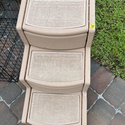 “GOOD CONDITION” DOG STAIRS