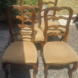 4 Dining Room Chairs 