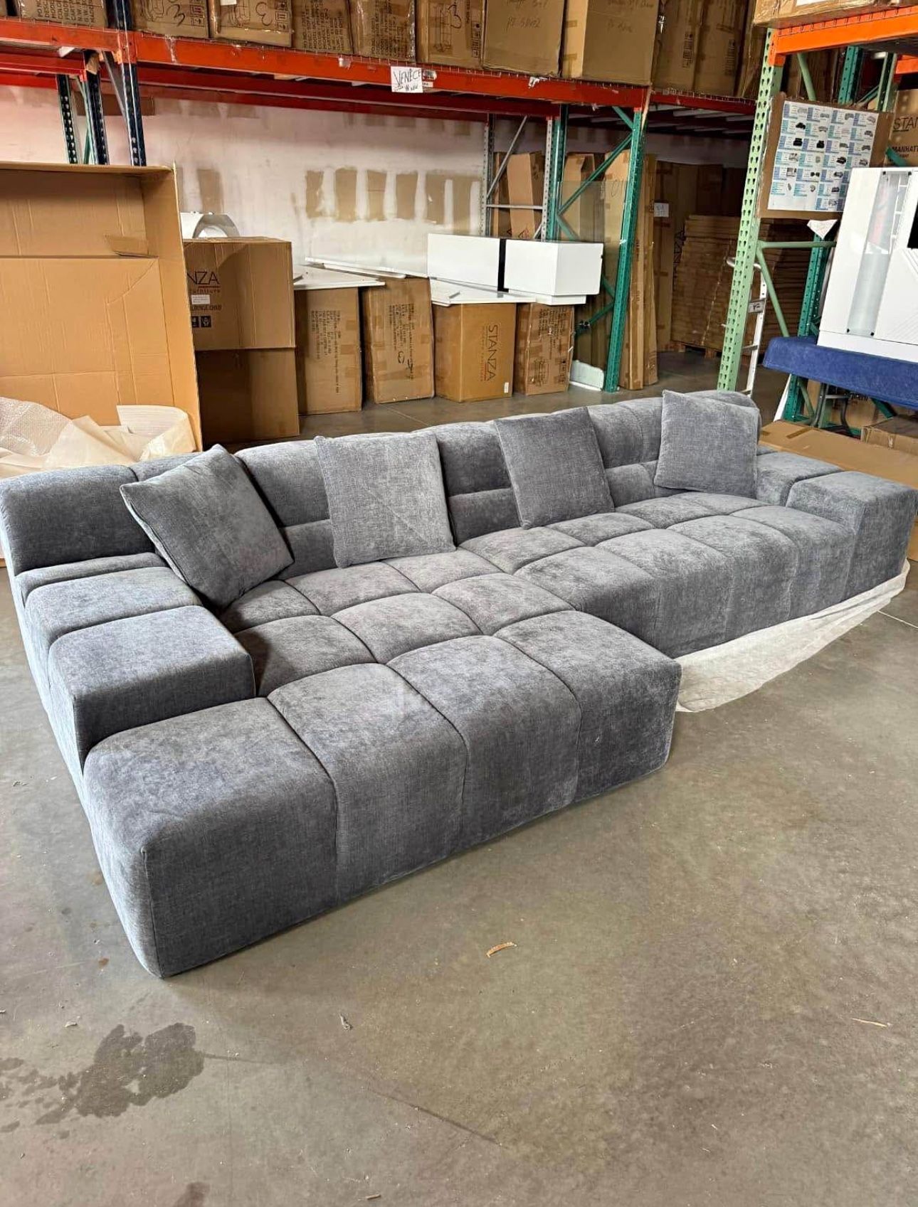 New Gray Fabric Sectional ✨brand New In Box- Lowest Sectional Prices✨