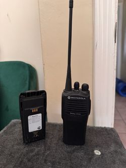 Motorola Radius CP200 Two-Way Radio