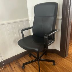 Black Office Chair – Adjustable & Comfy, Great Condition