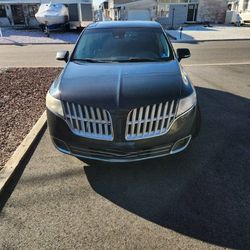 Mechanic Special: 2012 Lincoln MKT- new brakes, front axels and  year old tires