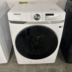 (new) Samsung Washer Laundry Unit - Side Dent
